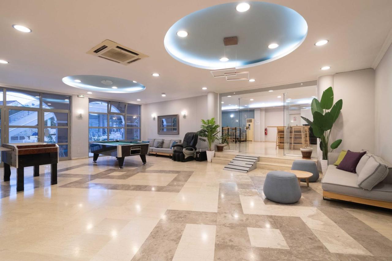 Hotel Karras Grande