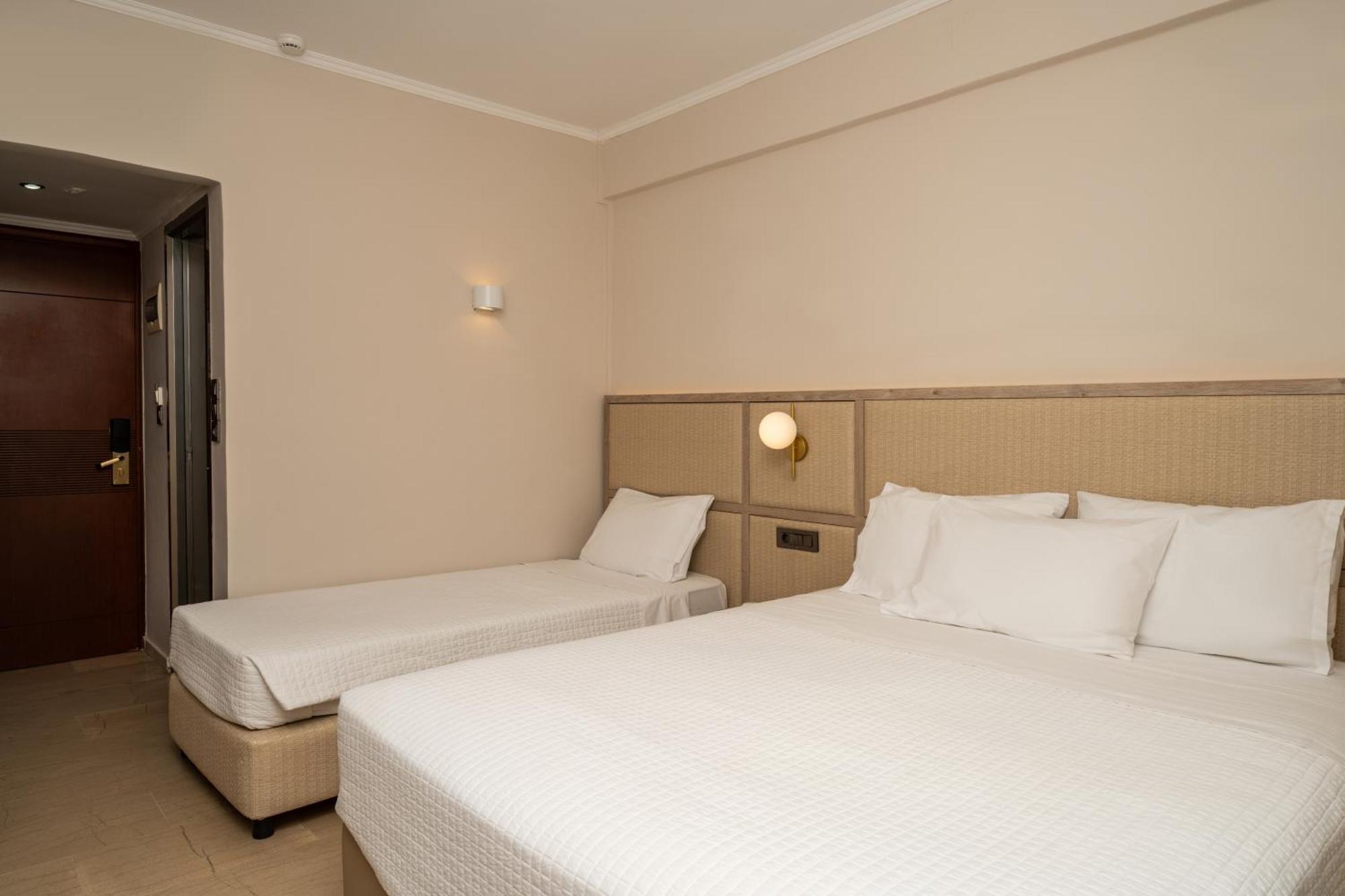 Hotel Karras Grande